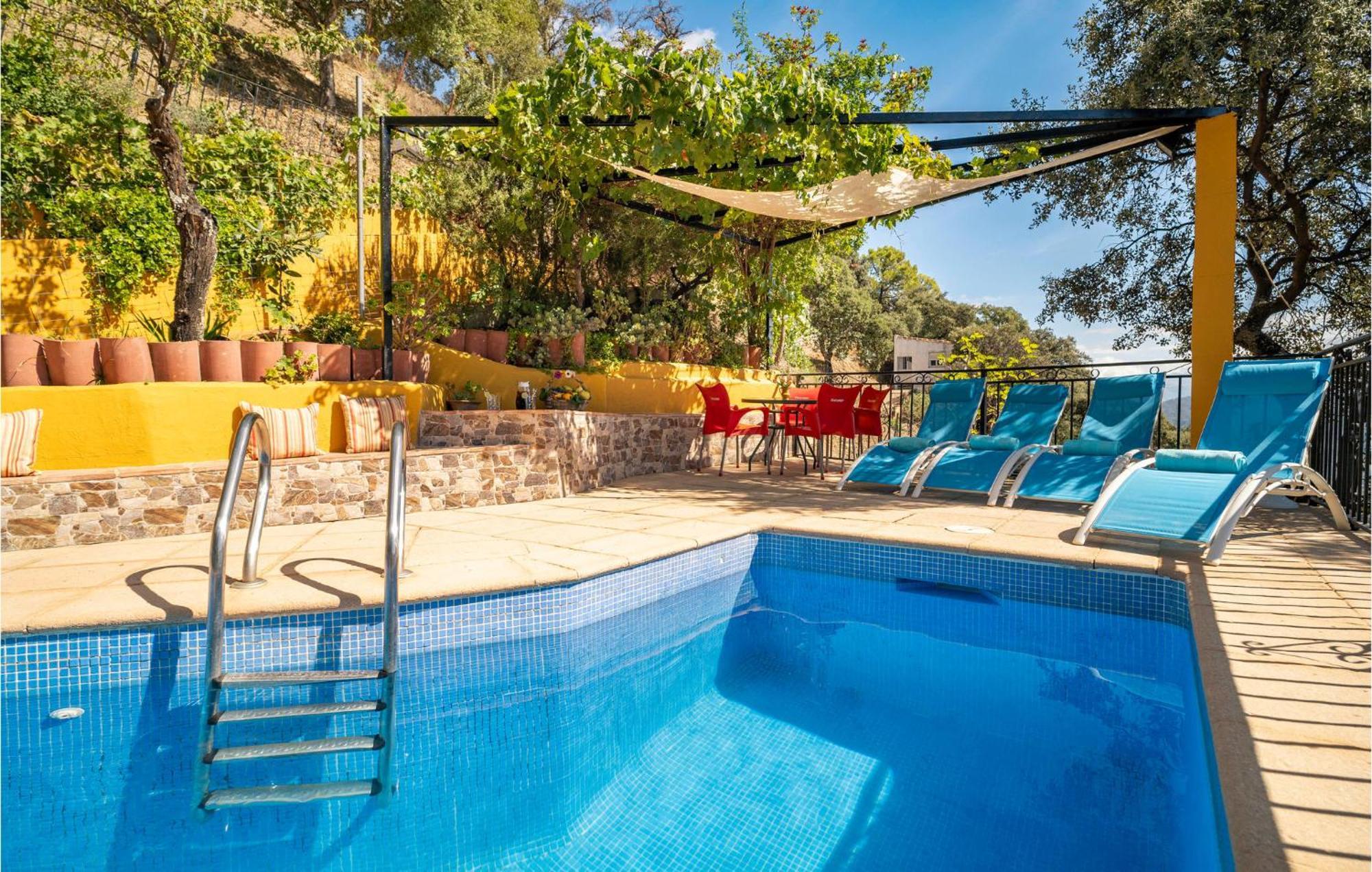 Amazing Cottage In Algatocin With Kitchen Bagian luar foto